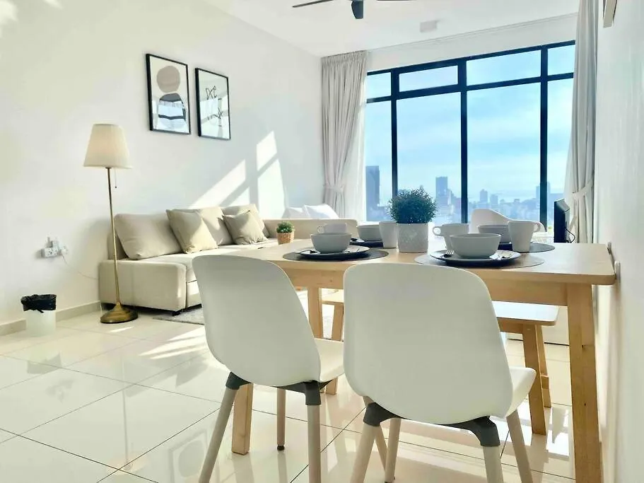 Beacon Executive Suites #Warmth #Skypool #Georgetown #5Pax #2Br 2Bath #2Queen 1Single #Quality Well Maintained #Private Host George Town