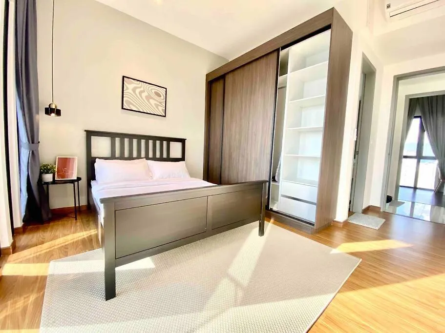 Beacon Executive Suites #Warmth #Skypool #Georgetown #5Pax #2Br 2Bath #2Queen 1Single #Quality Well Maintained #Private Host Malaisie
